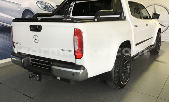 Buy Used Mercedes‒Benz C–Class White Car in Beitbridge in Matabeleland South Buy Used Mercedes‒Benz C–Class White Car in Beitbridge in Matabeleland South