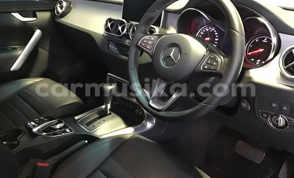 Buy Used Mercedes‒Benz C–Class White Car in Beitbridge in Matabeleland South Buy Used Mercedes‒Benz C–Class White Car in Beitbridge in Matabeleland South