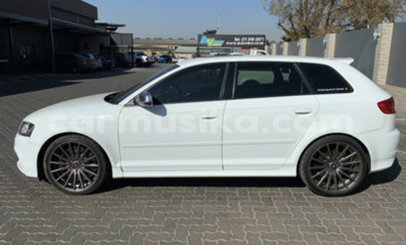 Acheter Occasion Voiture Audi RS3 Blanc à Beitbridge, Matabeleland South Acheter Occasion Voiture Audi RS3 Blanc à Beitbridge, Matabeleland South