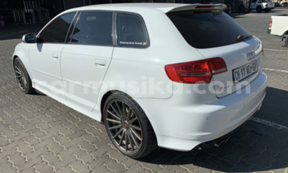 Acheter Occasion Voiture Audi RS3 Blanc à Beitbridge, Matabeleland South Acheter Occasion Voiture Audi RS3 Blanc à Beitbridge, Matabeleland South