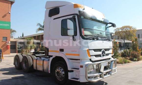 Nunua Ilio tumika Mercedes‒Benz 1127 Nyeupe Lori ndani ya Beitbridge nchini Matabeleland Kusini