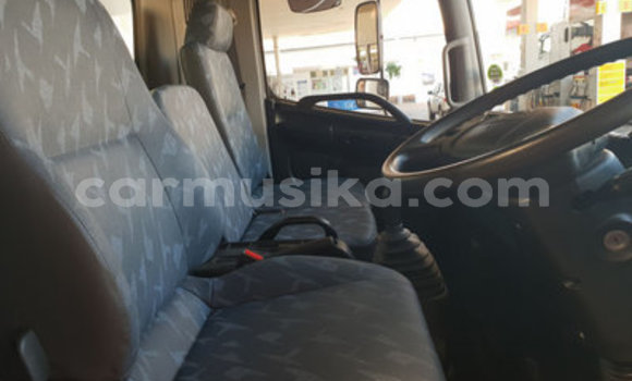 Buy Used Hino 300 Series White Truck in Beitbridge in Matabeleland South Buy Used Hino 300 Series White Truck in Beitbridge in Matabeleland South