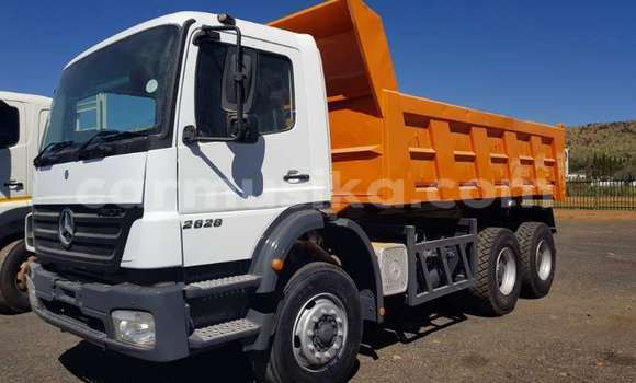 Tenga Tsaru Mercedes‒Benz Tipper Zvimwe Rori in Beitbridge in Matabeleland South Tenga Tsaru Mercedes‒Benz Tipper Zvimwe Rori in Beitbridge in Matabeleland South