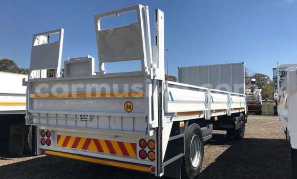 Buy Import Mercedes‒Benz Tipper White Truck in Beitbridge in Matabeleland South Buy Import Mercedes‒Benz Tipper White Truck in Beitbridge in Matabeleland South