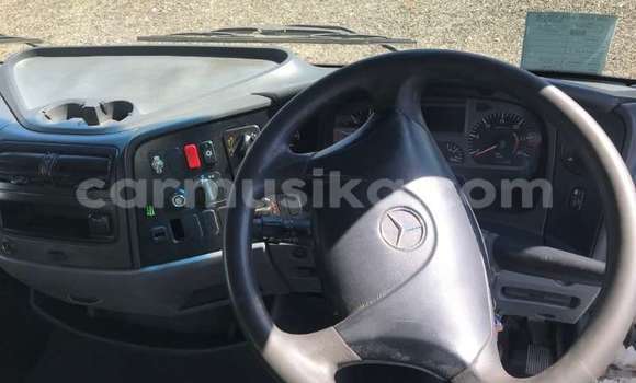 Buy Import Mercedes‒Benz Tipper White Truck in Beitbridge in Matabeleland South Buy Import Mercedes‒Benz Tipper White Truck in Beitbridge in Matabeleland South