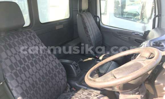 Buy Used Mercedes‒Benz Tipper White Truck in Beitbridge in Matabeleland South Buy Used Mercedes‒Benz Tipper White Truck in Beitbridge in Matabeleland South