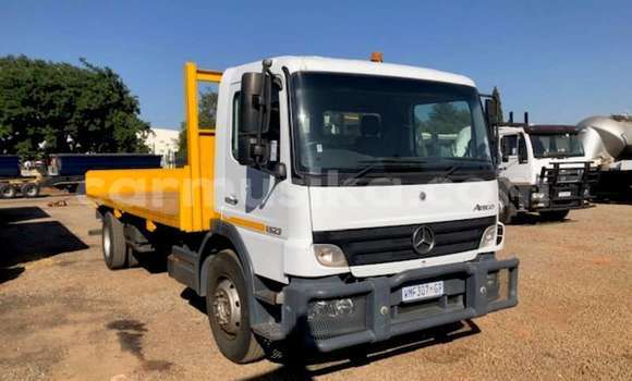 Nunua Ilio tumika Mercedes‒Benz Truck Nyingine Lori ndani ya Beitbridge nchini Matabeleland Kusini