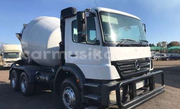 Buy Used Mercedes‒Benz Truck White Truck in Beitbridge in Matabeleland South Buy Used Mercedes‒Benz Truck White Truck in Beitbridge in Matabeleland South
