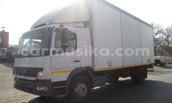 Buy Used Mercedes‒Benz Truck White Truck in Belvedere in Harare Buy Used Mercedes‒Benz Truck White Truck in Belvedere in Harare