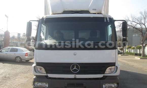 Buy Used Mercedes‒Benz Truck White Truck in Belvedere in Harare Buy Used Mercedes‒Benz Truck White Truck in Belvedere in Harare