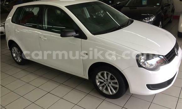Buy Import Volkswagen Polo White Car in Beitbridge in Matabeleland South Buy Import Volkswagen Polo White Car in Beitbridge in Matabeleland South