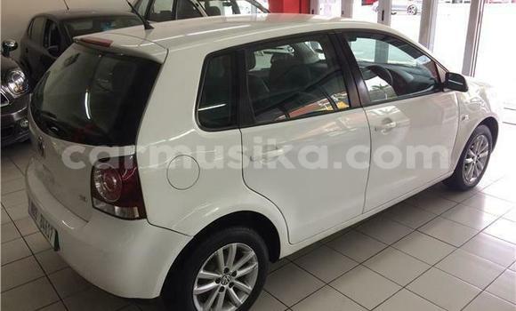 Buy Import Volkswagen Polo White Car in Beitbridge in Matabeleland South Buy Import Volkswagen Polo White Car in Beitbridge in Matabeleland South