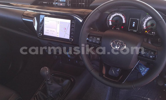 Buy Used Toyota Hilux White Car in Beitbridge in Matabeleland South Buy Used Toyota Hilux White Car in Beitbridge in Matabeleland South