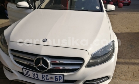 Acheter Occasion Voiture Mercedes‒Benz 300–Series Blanc à Beitbridge, Matabeleland South Acheter Occasion Voiture Mercedes‒Benz 300–Series Blanc à Beitbridge, Matabeleland South