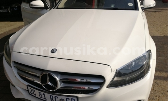 Acheter Occasion Voiture Mercedes‒Benz 300–Series Blanc à Beitbridge, Matabeleland South Acheter Occasion Voiture Mercedes‒Benz 300–Series Blanc à Beitbridge, Matabeleland South
