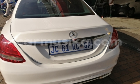 Acheter Occasion Voiture Mercedes‒Benz 300–Series Blanc à Beitbridge, Matabeleland South Acheter Occasion Voiture Mercedes‒Benz 300–Series Blanc à Beitbridge, Matabeleland South