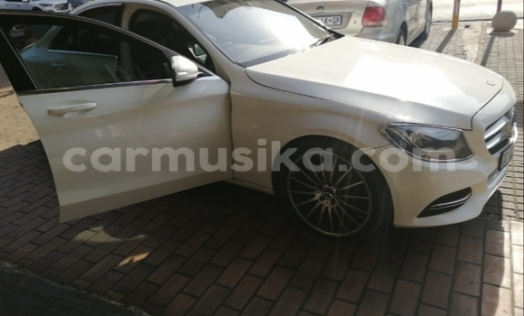 Acheter Occasion Voiture Mercedes‒Benz 300–Series Blanc à Beitbridge, Matabeleland South Acheter Occasion Voiture Mercedes‒Benz 300–Series Blanc à Beitbridge, Matabeleland South