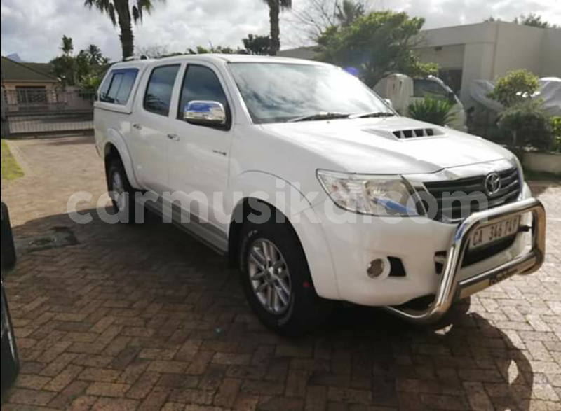 Big with watermark toyota hilux matabeleland south beitbridge 7984