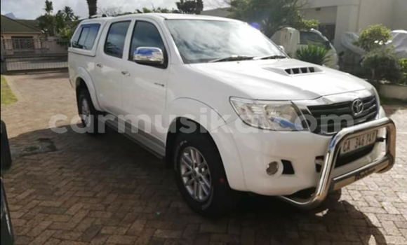 Acheter Occasion Voiture Toyota Hilux Blanc à Beitbridge, Matabeleland South Acheter Occasion Voiture Toyota Hilux Blanc à Beitbridge, Matabeleland South