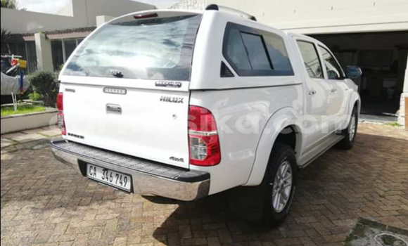 Acheter Occasion Voiture Toyota Hilux Blanc à Beitbridge, Matabeleland South Acheter Occasion Voiture Toyota Hilux Blanc à Beitbridge, Matabeleland South