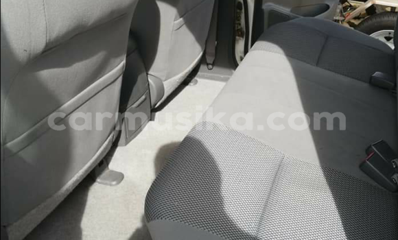 Acheter Occasion Voiture Toyota Hilux Blanc à Beitbridge, Matabeleland South Acheter Occasion Voiture Toyota Hilux Blanc à Beitbridge, Matabeleland South