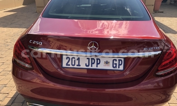 Acheter Occasion Voiture Mercedes‒Benz 250 Rouge à Beitbridge, Matabeleland South Acheter Occasion Voiture Mercedes‒Benz 250 Rouge à Beitbridge, Matabeleland South