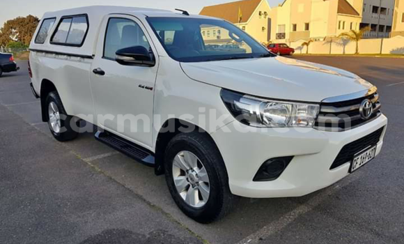Buy Used Toyota Hilux White Car in Beitbridge in Matabeleland South Buy Used Toyota Hilux White Car in Beitbridge in Matabeleland South