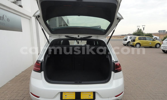 Buy Used Volkswagen Golf GTI White Car in Beitbridge in Matabeleland South Buy Used Volkswagen Golf GTI White Car in Beitbridge in Matabeleland South