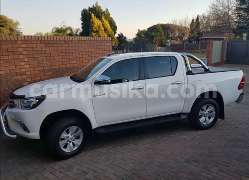 Big with watermark toyota hilux matabeleland south beitbridge 7995