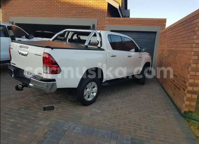 Big with watermark toyota hilux matabeleland south beitbridge 7995