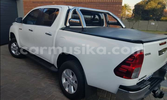 Acheter Occasion Voiture Toyota Hilux Blanc à Beitbridge, Matabeleland South Acheter Occasion Voiture Toyota Hilux Blanc à Beitbridge, Matabeleland South