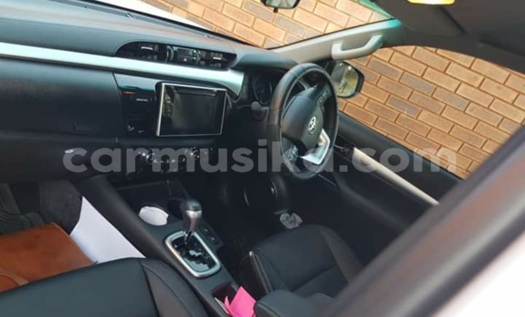 Acheter Occasion Voiture Toyota Hilux Blanc à Beitbridge, Matabeleland South Acheter Occasion Voiture Toyota Hilux Blanc à Beitbridge, Matabeleland South