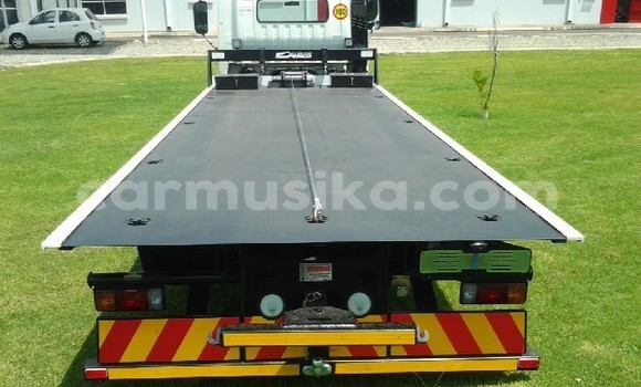 Acheter Occasion Utilitaire Hino 300 Series Blanc à Beitbridge, Matabeleland South Acheter Occasion Utilitaire Hino 300 Series Blanc à Beitbridge, Matabeleland South