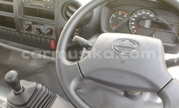 Acheter Occasion Utilitaire Hino 300 Series Blanc à Beitbridge, Matabeleland South Acheter Occasion Utilitaire Hino 300 Series Blanc à Beitbridge, Matabeleland South