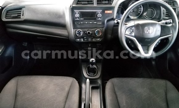 Acheter Occasion Voiture Honda Jazz Blanc à Beitbridge, Matabeleland South Acheter Occasion Voiture Honda Jazz Blanc à Beitbridge, Matabeleland South