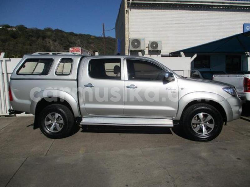 Big with watermark toyota hilux matabeleland south beitbridge 8027