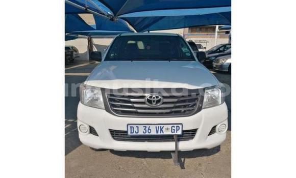 Tenga Tsaru Toyota Hilux Chena Mota in Beitbridge in Matabeleland South Tenga Tsaru Toyota Hilux Chena Mota in Beitbridge in Matabeleland South