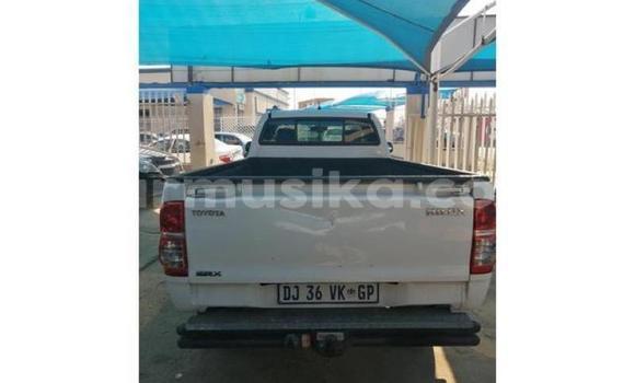 Tenga Tsaru Toyota Hilux Chena Mota in Beitbridge in Matabeleland South Tenga Tsaru Toyota Hilux Chena Mota in Beitbridge in Matabeleland South