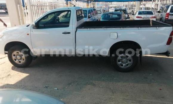 Tenga Tsaru Toyota Hilux Chena Mota in Beitbridge in Matabeleland South Tenga Tsaru Toyota Hilux Chena Mota in Beitbridge in Matabeleland South