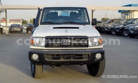 Acheter Import Voiture Toyota Land Cruiser Beige à Import - Dubai, Harare Acheter Import Voiture Toyota Land Cruiser Beige à Import - Dubai, Harare