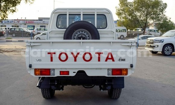 Acheter Import Voiture Toyota Land Cruiser Beige à Import - Dubai, Harare Acheter Import Voiture Toyota Land Cruiser Beige à Import - Dubai, Harare