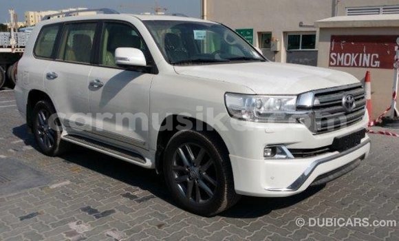 Acheter Import Voiture Toyota Land Cruiser Blanc à Import - Dubai, Harare Acheter Import Voiture Toyota Land Cruiser Blanc à Import - Dubai, Harare