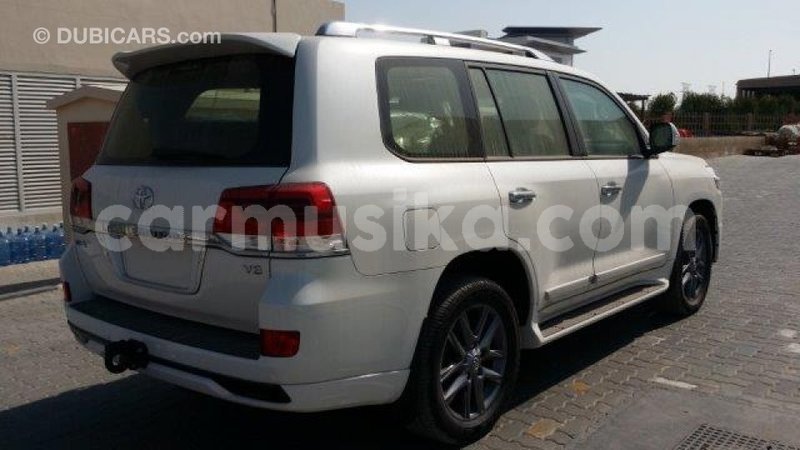 Big with watermark toyota land cruiser harare import dubai 8040