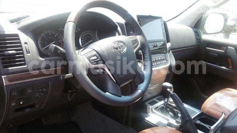 Big with watermark toyota land cruiser harare import dubai 8040