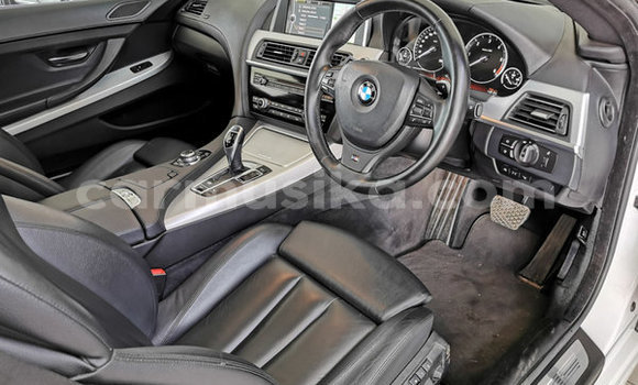 Acheter Occasion Voiture BMW 600 Blanc à Beitbridge, Matabeleland South Acheter Occasion Voiture BMW 600 Blanc à Beitbridge, Matabeleland South