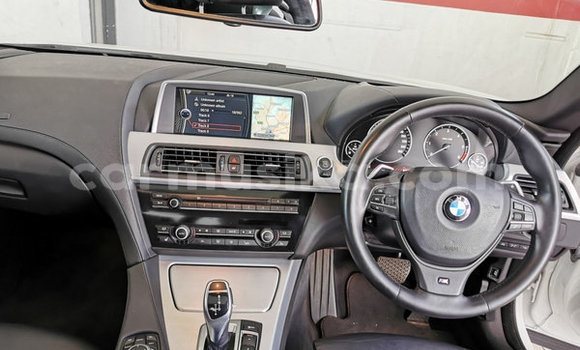 Acheter Occasion Voiture BMW 600 Blanc à Beitbridge, Matabeleland South Acheter Occasion Voiture BMW 600 Blanc à Beitbridge, Matabeleland South