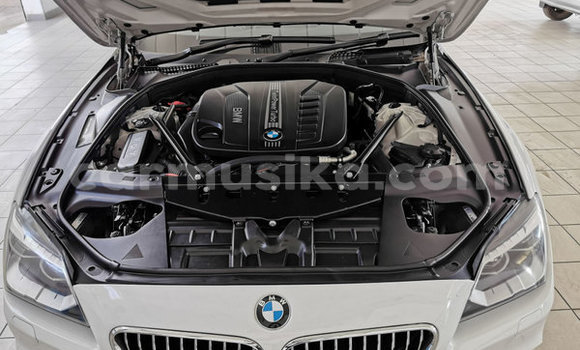 Acheter Occasion Voiture BMW 600 Blanc à Beitbridge, Matabeleland South Acheter Occasion Voiture BMW 600 Blanc à Beitbridge, Matabeleland South