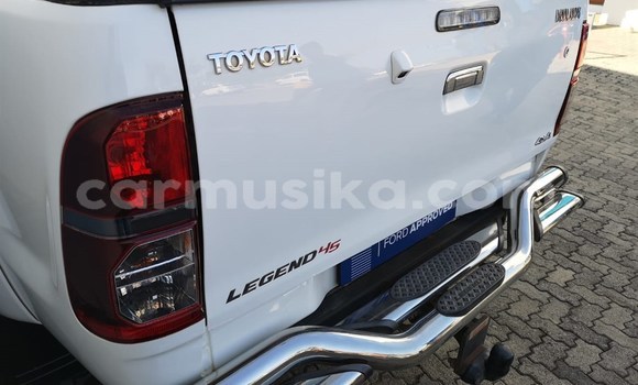 Tenga Tsaru Toyota Hilux Chena Mota in Beitbridge in Matabeleland South Tenga Tsaru Toyota Hilux Chena Mota in Beitbridge in Matabeleland South