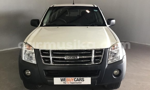 Tenga Tsaru Isuzu KB Chena Mota in Beitbridge in Matabeleland South Tenga Tsaru Isuzu KB Chena Mota in Beitbridge in Matabeleland South