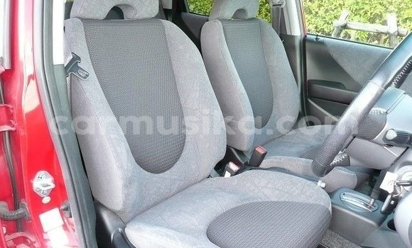 Acheter Occasion Voiture Honda Fit Rouge à Beitbridge, Matabeleland South Acheter Occasion Voiture Honda Fit Rouge à Beitbridge, Matabeleland South